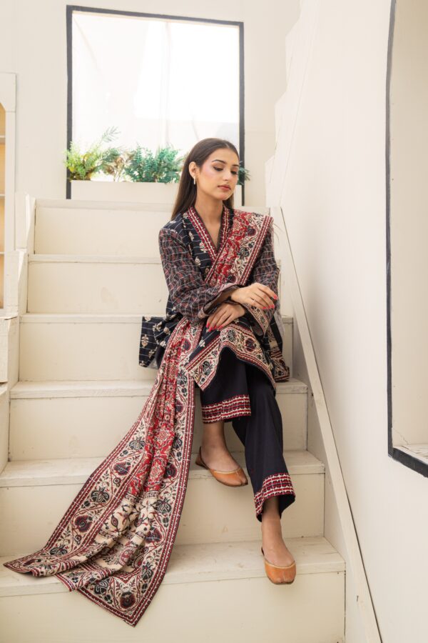 Raven - 3 piece khaddar suit - Image 4