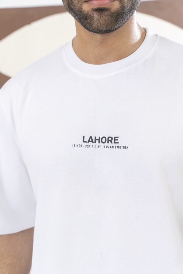 White oversized T-shirt - Image 4