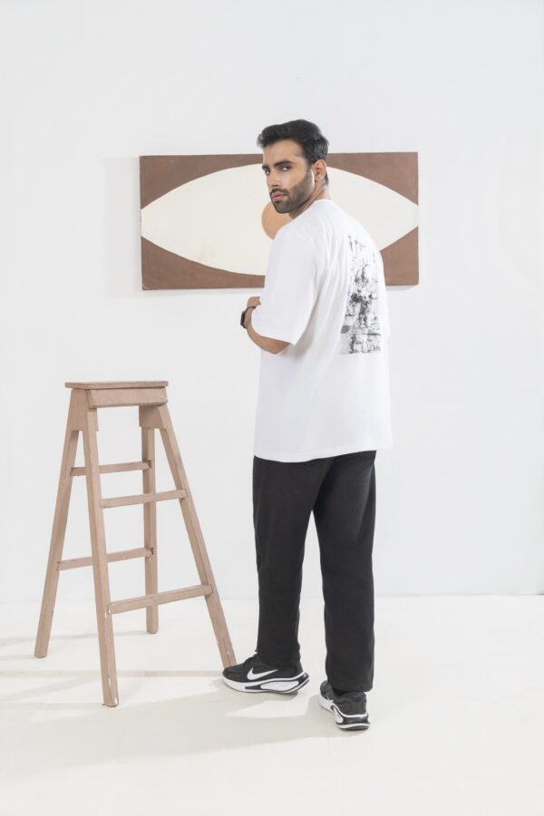 White oversized T-shirt - Image 3